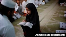 Pengadilan tinggi India menunda perintah pengadilan yang lebih rendah yang secara efektif melarang sekolah-sekolah Islam atau madrasah untuk beroperasi di negara bagian terpadat di negara itu. (Foto: REUTERS/Ahmad Masood)