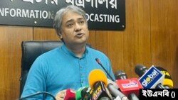 তথ্য ও সম্প্রচার মন্ত্রণালয়ের সভাকক্ষে তথ্য ও সম্প্রচার প্রতিমন্ত্রী মোহাম্মদ আলী আরাফাত। ১ জুলাই, ২০২৪।