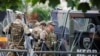 Tentara Italia yang bergabung dalam Pasukan Kosovo (KFOR) yang dipimpin NATO, berjaga di Leposavic, Kosovo, 1 Juni 2023. (REUTERS/Ognen Teofilovski)