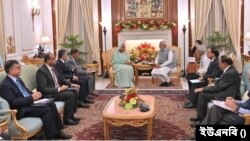 নয়াদিল্লির হায়দরাবাদ হাউসে বাংলাদেশের প্রধানমন্ত্রী শেখ হাসিনা এবং ভারতের প্রধানমন্ত্রী নরেন্দ্র মোদী। ২২ জুন, ২০২৪।