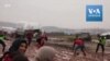 Syrie- match de foot dans la boue pour des enfants déplacés