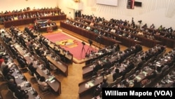 Beatriz Buchilli apresenta ao Parlamento informe da Justiça
