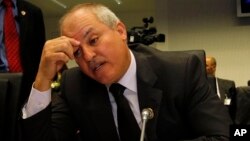 Libyan Oil and Gas minister Abdel Bari Ali al-Arousi is deailing with a lot of problems these days.