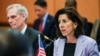Menteri Perdagangan AS Gina Raimondo saat hadir dalam pertemuan bilateral dalam kunjungan resmi ke Bangkok, Thailand, pada 14 Maret 2024. (Foto: Reuters/Chalinee Thirasupa)