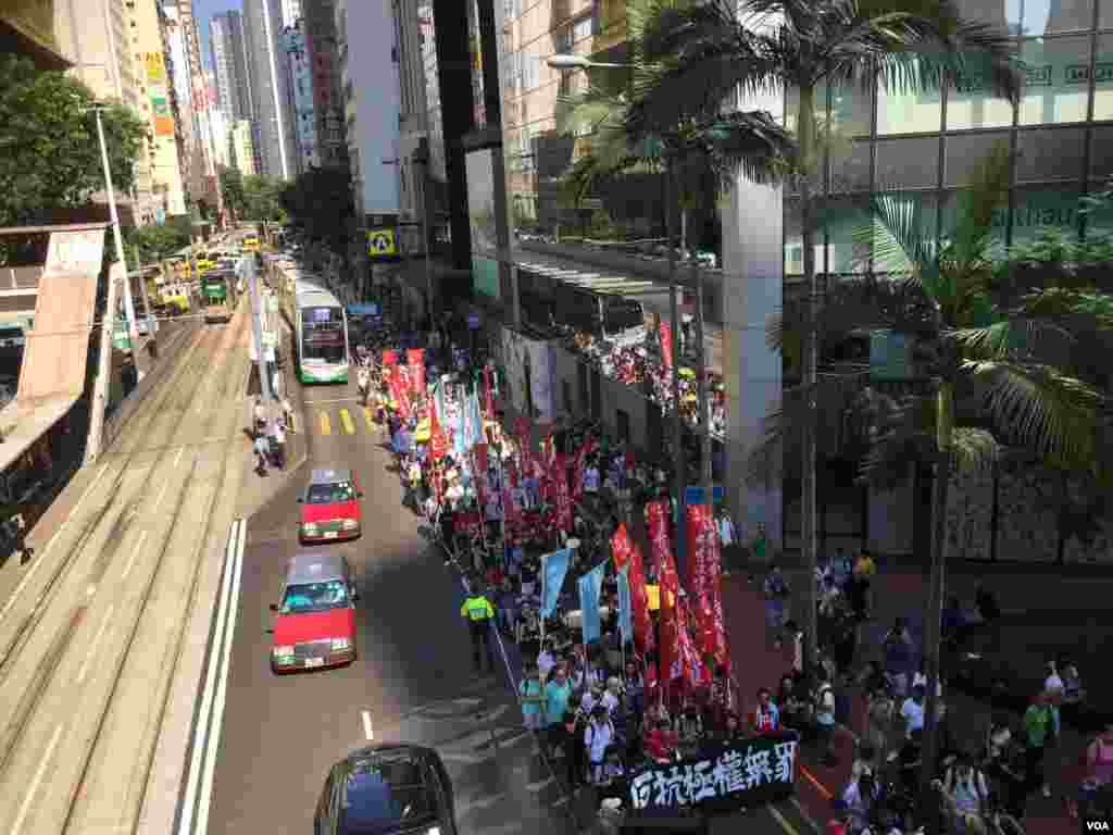 香港多個政黨和團體發起大遊行,聲援被上訴庭加刑重判的闖立法會抗爭者及闖公民廣場案的雙學三子。